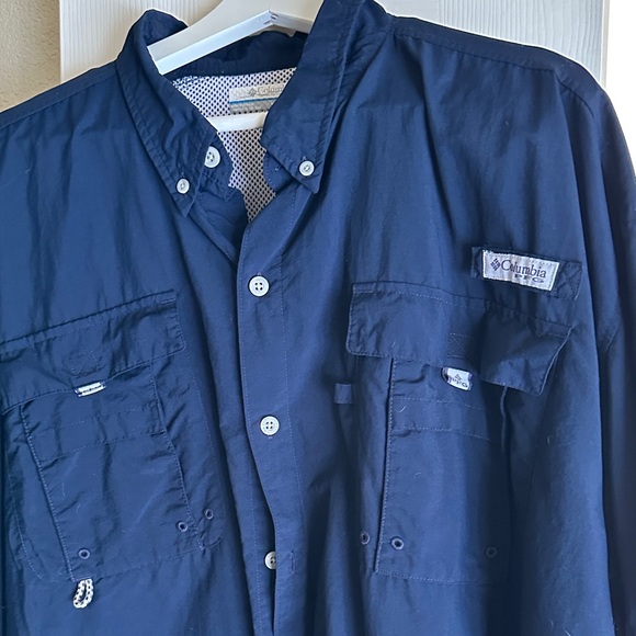 Columbia Men's Dark Blue Casual Shirt - Picture 6 of 7